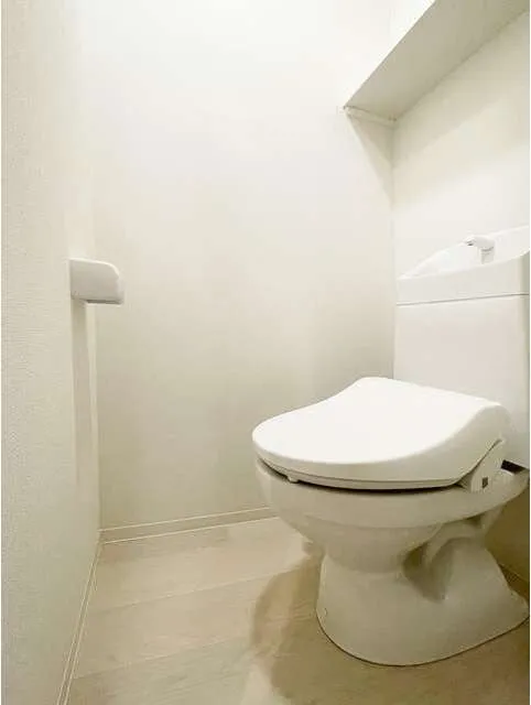 Tasuki Smart Nakano - Interior - ["Toilet seat", "Toilet", "Bathroom"]