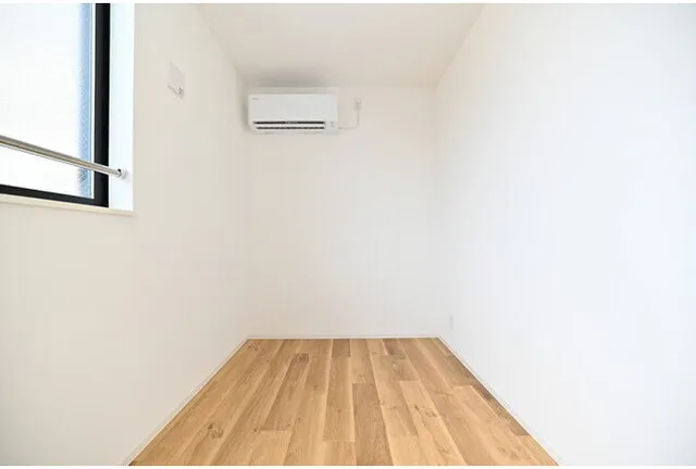 False Class Takadanobaba - Interior - ["Flooring", "Wall", "Floor"]