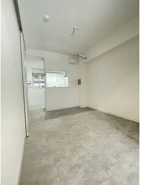 Comfortia Liv Bunkyo Sendagi - Interior - ["Flooring", "Floor", "Ceiling"]