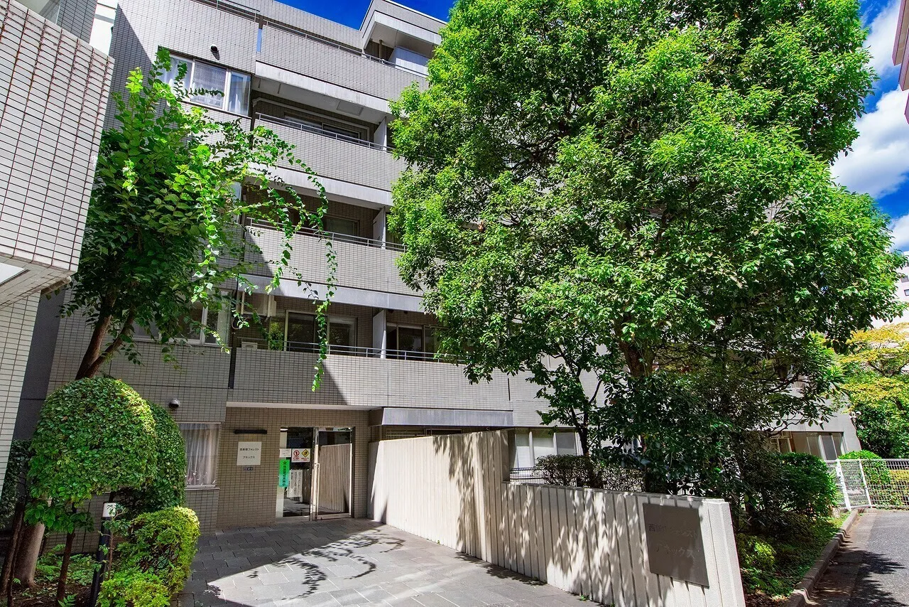 Nishi-Shinjuku Forest Annex - Exterior - ["Building", "Daytime", "Property"]