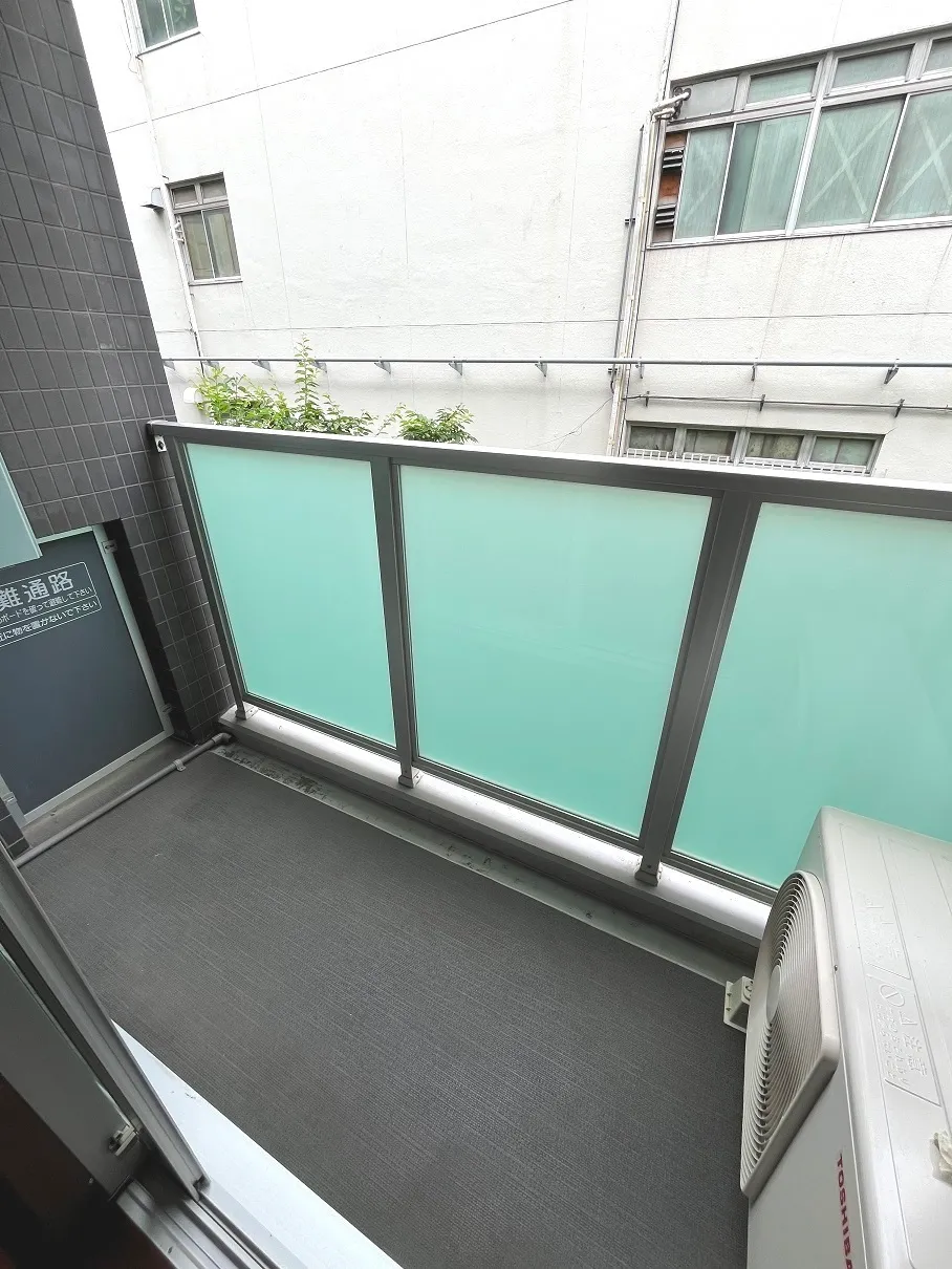 Pratique Kiyosumi Shirakawa - Interior - ["Glass", "Silver", "Daylighting"]