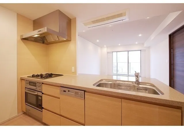 Comforia Shinjuku East Side Tower - Interior - ["Flooring", "Interior design", "Kitchen"]