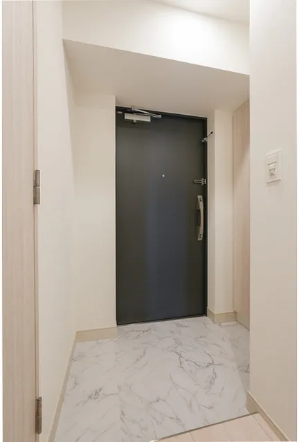 Comforia Liv Toyosu Canal - Interior - ["Flooring", "Wall", "Floor"]