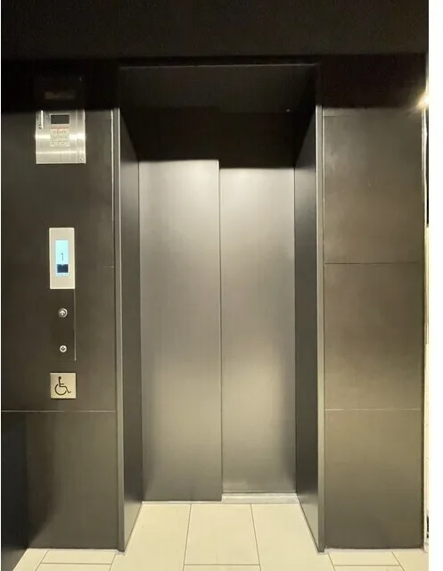 Comforia Nakakasai - Exterior - ["Elevator", "Floor", "Glass"]