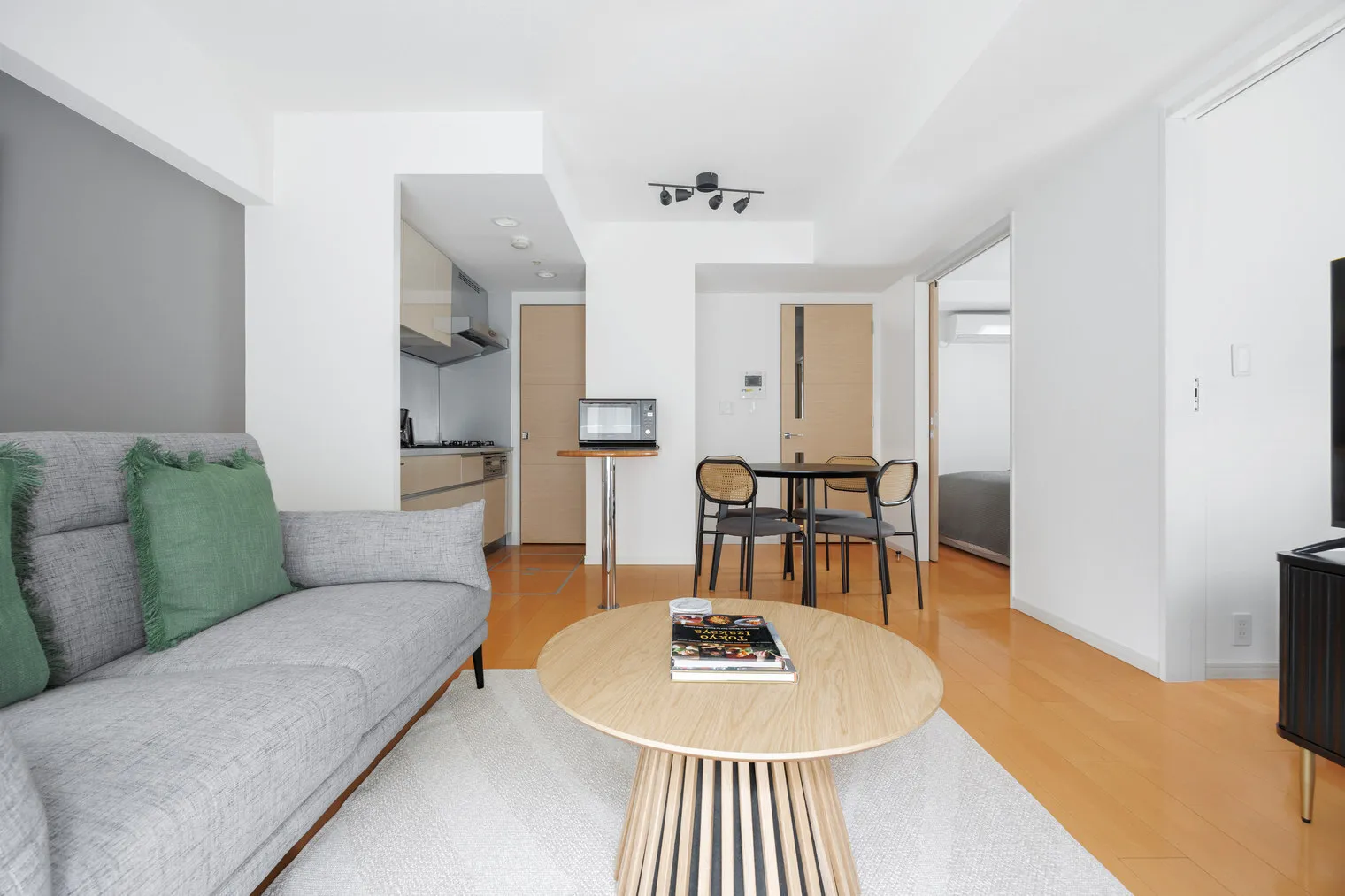 La Sante Gotanda - Interior - []