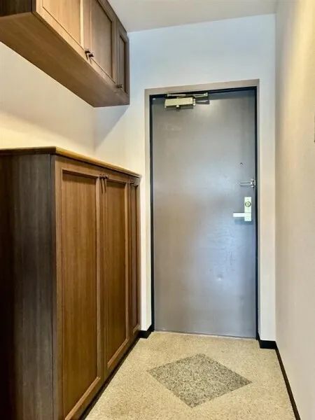 Calm Akabane - Interior - ["Wood", "Flooring", "Door"]
