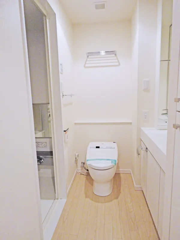 Grace Court Shirokane - Interior - ["Plumbing fixture", "Flooring", "Bathroom"]