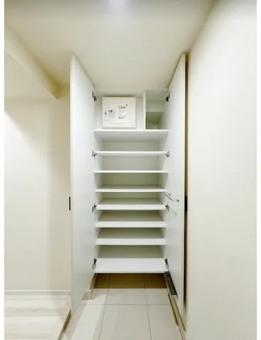 BPR Residence Oyama - Interior - ["Wood", "Flooring", "Floor"]