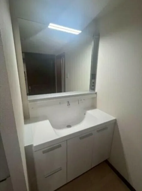 Hulic Asakusa 1-Chome - Interior - ["Bathroom Sink", "Flooring", "Plumbing fixture"]