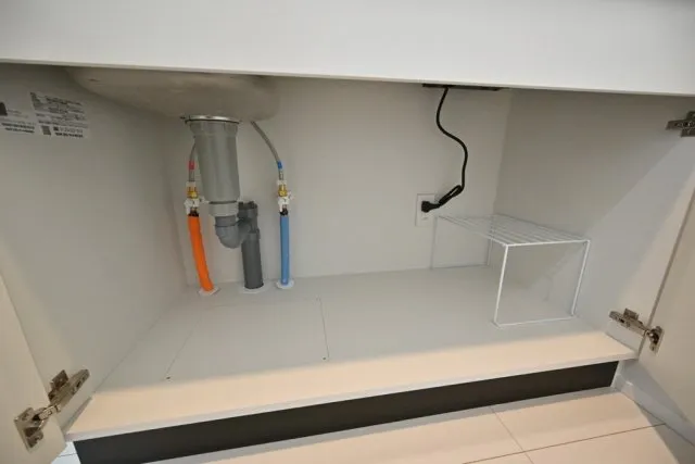 The Residence Nihonbashi - Interior - ["Plastic", "Cleanliness", "Electrical cable"]