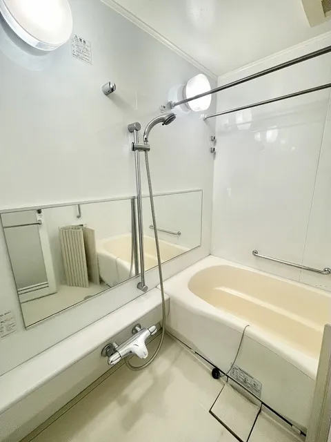 Katerina Mita Tower Suite West Ark - Interior - ["Building", "Bathtub", "Interior design"]