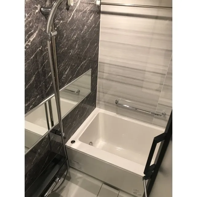 ASUR Kitaeno - Interior - ["Bathtub", "Fluid", "Plumbing fixture"]