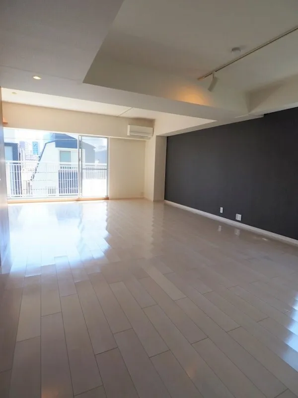 Residia Kita Shinjuku - Interior - ["Wood", "Hall", "Floor"]