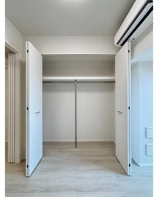 Daffitto Kinshicho - Interior - ["Wood", "Flooring", "Floor"]