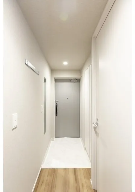 LIBR GRANT Nishi Shinjuku WEST - Interior - ["Flooring", "Floor", "Wall"]