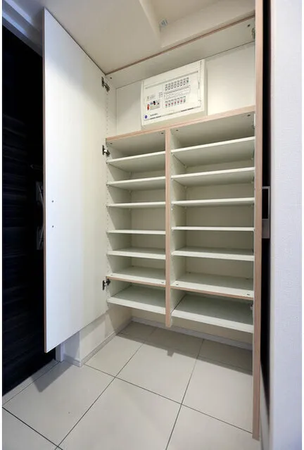 BLESS Kuramae - Interior - ["Fixture", "Interior design", "Shelf"]