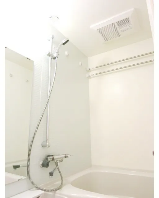 Eminence Garden Unoki - Interior - ["Plumbing fixture", "Shower head", "Shower"]