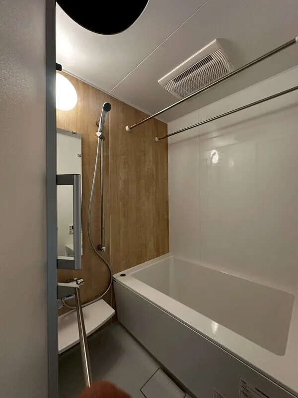 Lumique Omori - Interior - ["Wall", "Bathroom", "Plumbing fixture"]