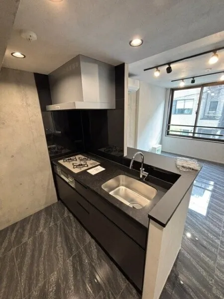 EXAM AKASAKA - Interior - ["Floor", "Kitchen", "Countertop"]