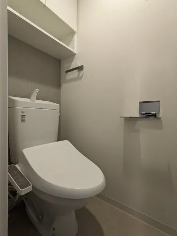 Asyl Court Itabashi Honcho - Interior - ["Lighting", "Bathroom", "Floor"]