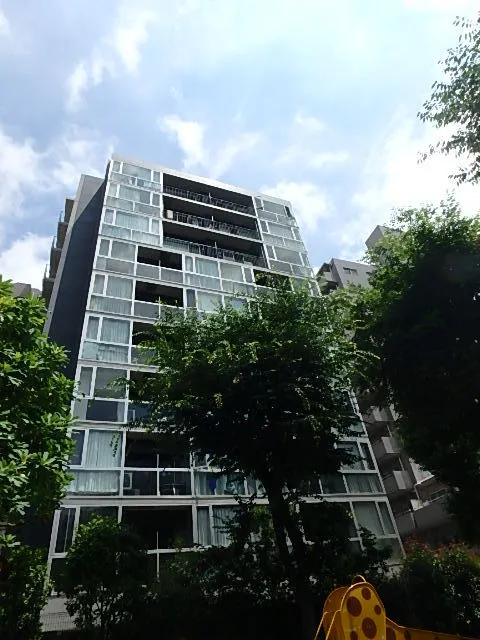 Residence Shirokane Park Front - Exterior - ["Sky", "Cloud", "Building"]