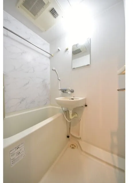 SQUARE Shibuya - Interior - ["Flooring", "Floor", "Plumbing fixture"]