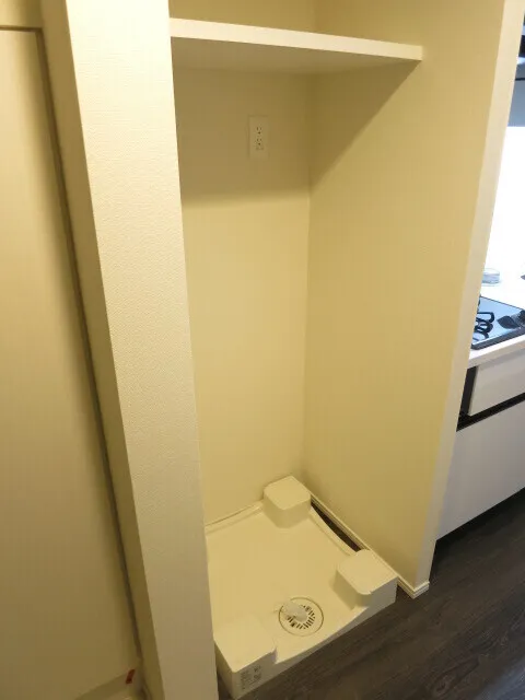 A-Standard Shibaura - Interior - ["Wood", "Fixture", "Flooring"]