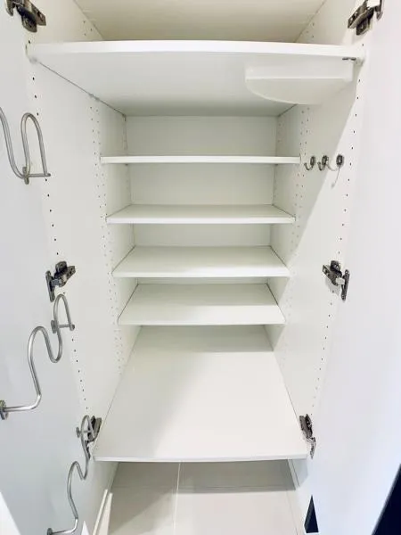 Brillia Ist Sendagaya - Interior - ["Shelving", "Shelf", "Household hardware"]