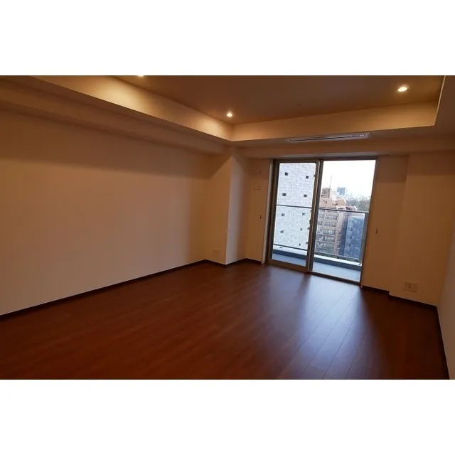 Comforia Shinjuku East Side Tower - Interior - ["Property", "Floor", "Laminate flooring"]