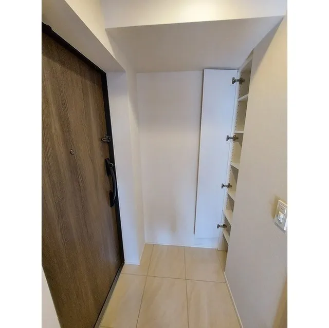 Geoent Monzen Nakacho - Interior - ["Fixture", "Building", "Wood"]