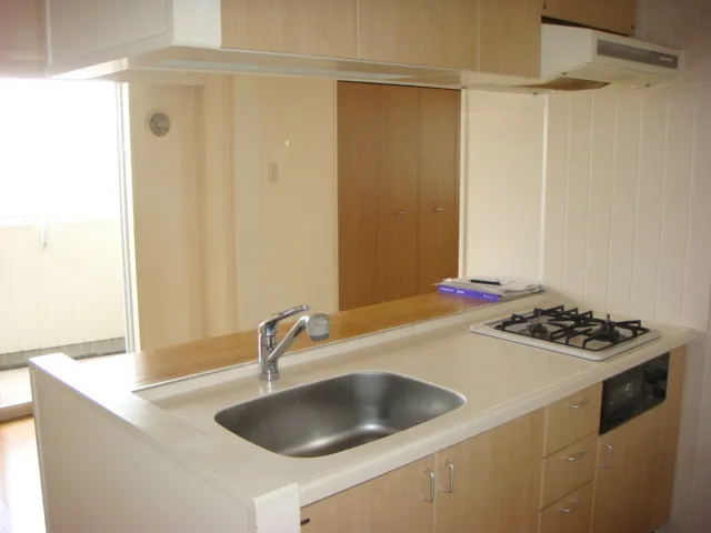 Prime Urban Machiya South Court - Interior - ["Tap", "Sink", "Kitchen sink"]