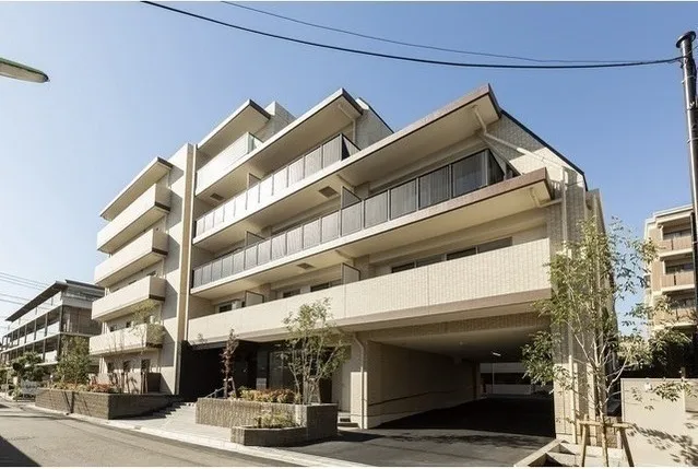 Century Oyamadai Grace - Exterior - ["Sky", "Building", "Street light"]