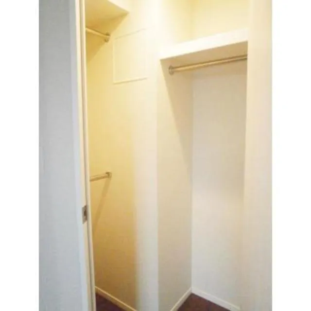 Park Axis Kikugawa - Interior - ["Fixture", "Wood", "Door"]