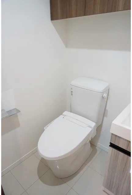 Shell Shinagawa Togoshi - Interior - ["Toilet seat", "Toilet", "Plumbing fixture"]
