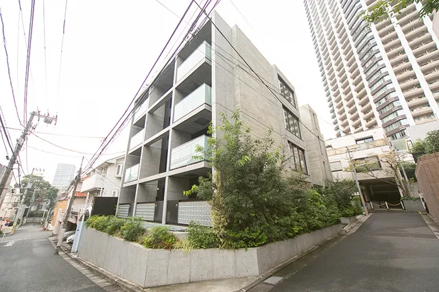 Grand Residence Meguro - Exterior - ["Balcony", "Geraniums"]