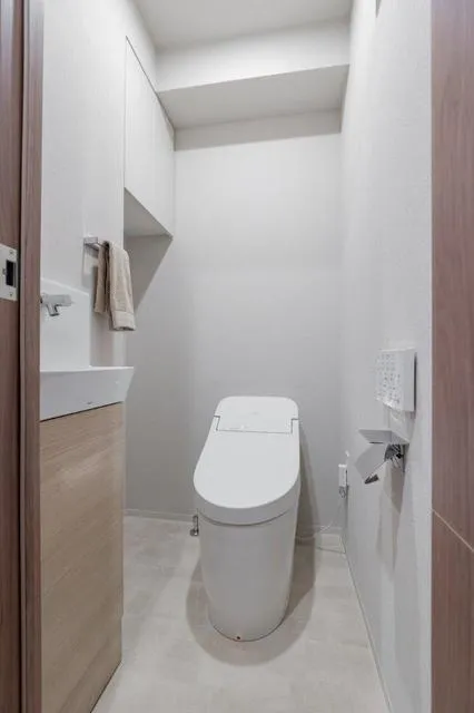 Geoent Shirokanedai - Interior - ["Toilet seat", "Toilet", "Plumbing fixture"]