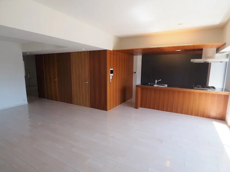 Residia Kita Shinjuku - Interior - ["Wood", "Flooring", "Floor"]