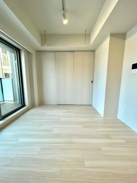 Crevia RXe Kitashinagawa II Station Court - Interior - ["Building", "Wood", "Fixture"]