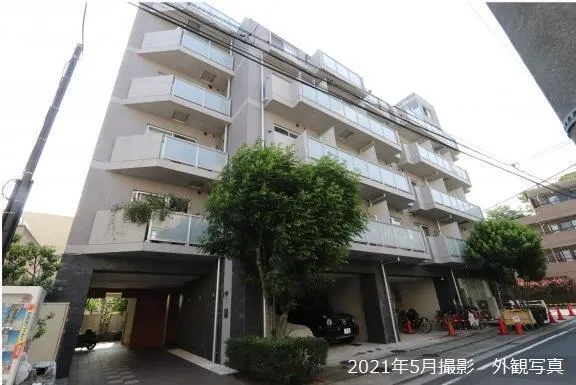 Avenir Motoyoyogi - Exterior - ["Apartment", "Balcony", "Geraniums"]