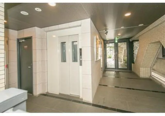 FLATS Ichibancho - Exterior - ["Window", "Fixture", "Rectangle"]