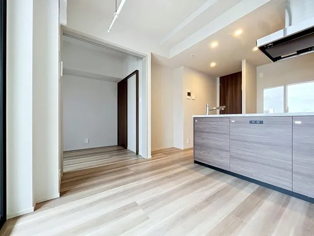 Lugente Itabashi - Interior - ["Flooring", "Floor", "Wood flooring"]