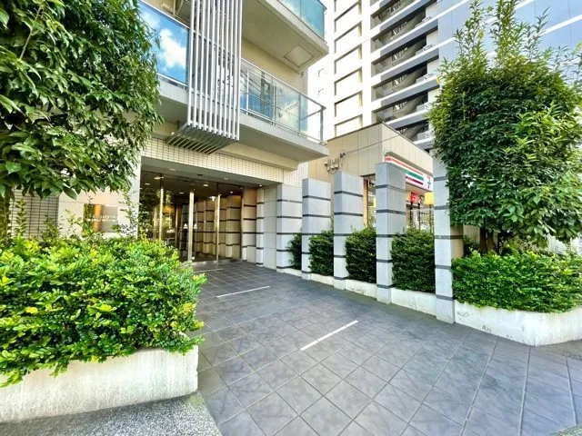 Residia Oimachi - Exterior - ["Plant", "Building", "Window"]