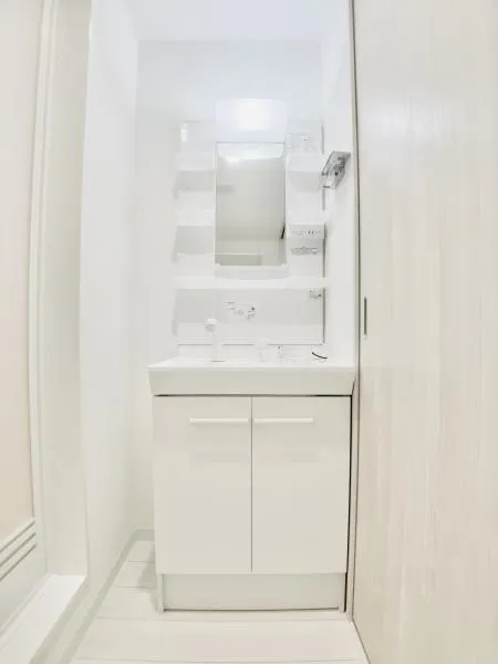 KOMFORTA Shin-Nakano - Interior - ["Wood", "Flooring", "Interior design"]