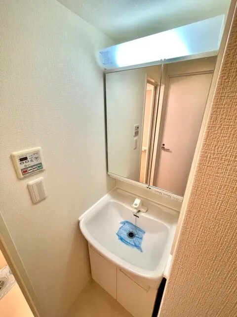 Residia Yotsuya Sanchome - Interior - ["Floor", "Apartment", "Plumbing fixture"]