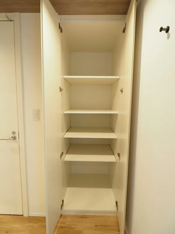 Residia Shinjuku East Ⅱ - Interior - ["Flooring", "Wood", "Floor"]