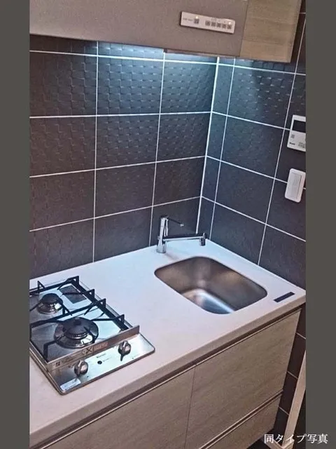 Comforia Mita East - Interior - ["Room", "Sink", "Tile"]