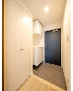 River City 21 East Towers II - Interior - ["Flooring", "Floor", "Wood"]