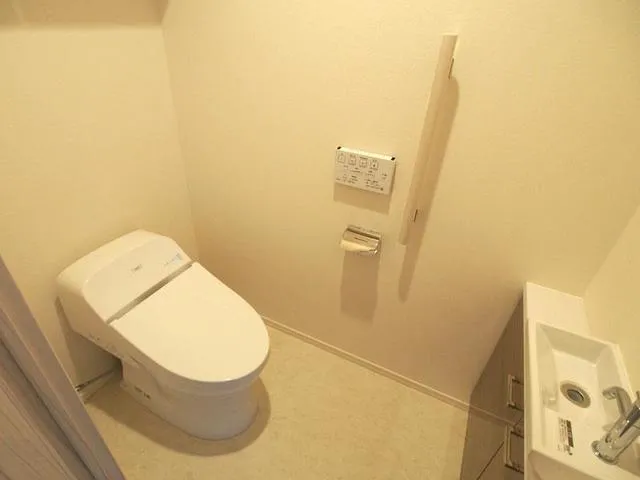 Park Court Nogizaka The Tower - Interior - ["Toilet", "Toilet seat", "Bathroom"]