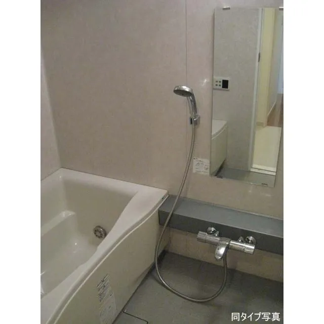 Comforia Mita North - Interior - ["Plumbing fixture", "Property", "Room"]