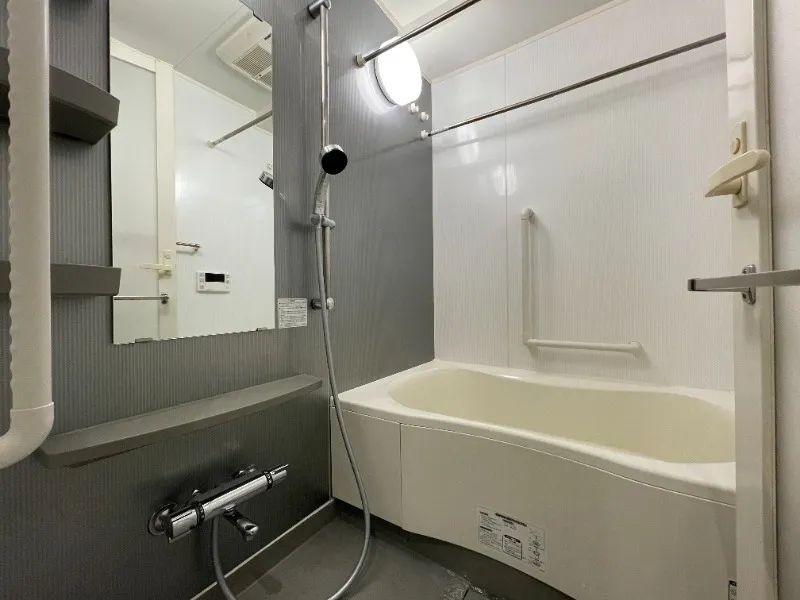 Castalia Meguro Kamurosaka - Interior - ["Plumbing fixture", "Bathroom", "Flooring"]